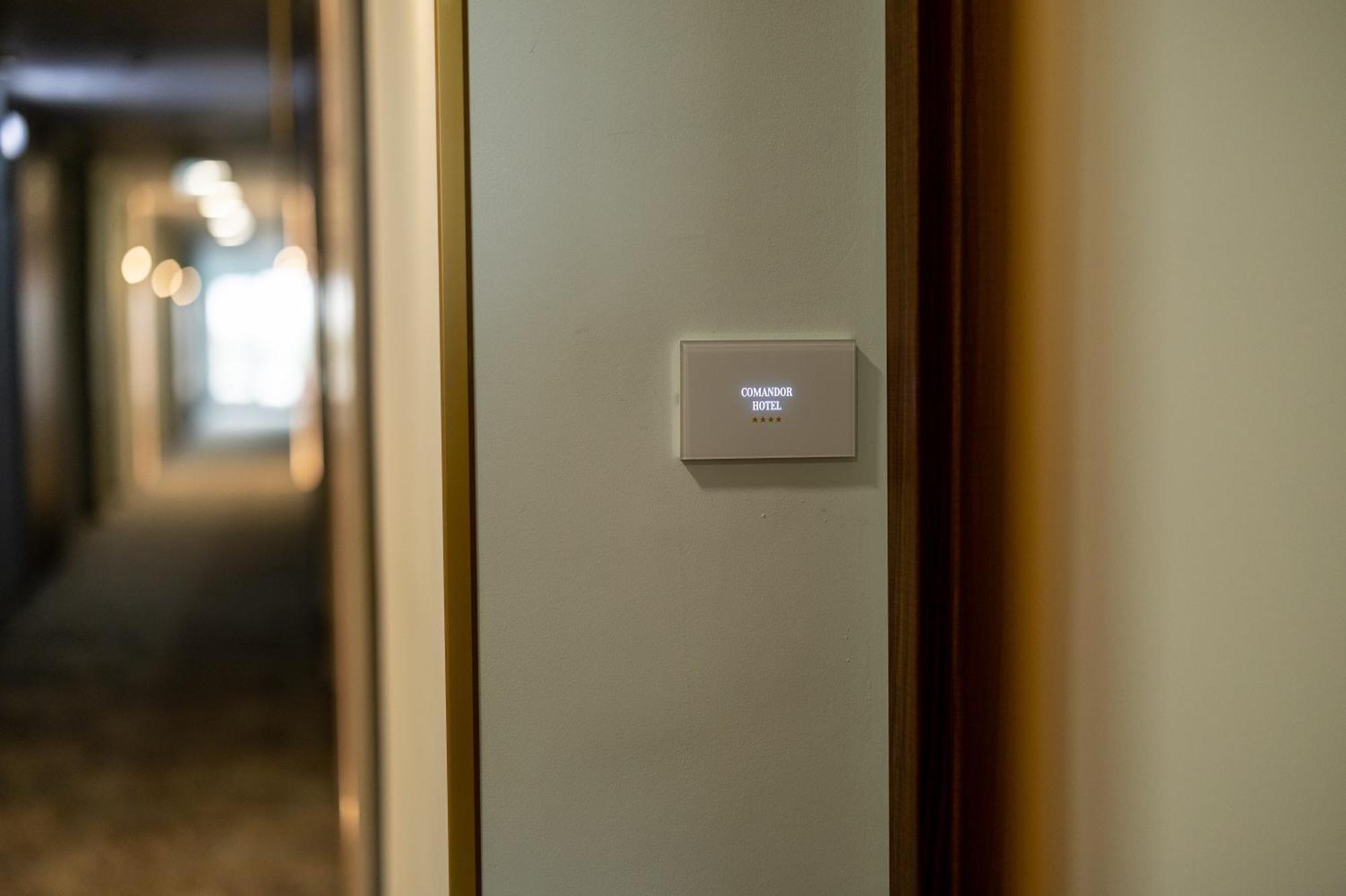 Hotel Comandor ママイア エクステリア 写真