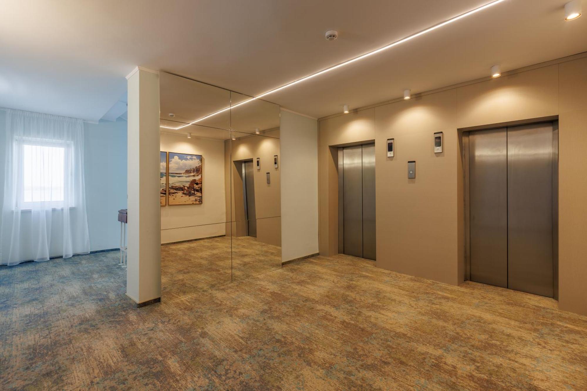 Hotel Comandor ママイア エクステリア 写真