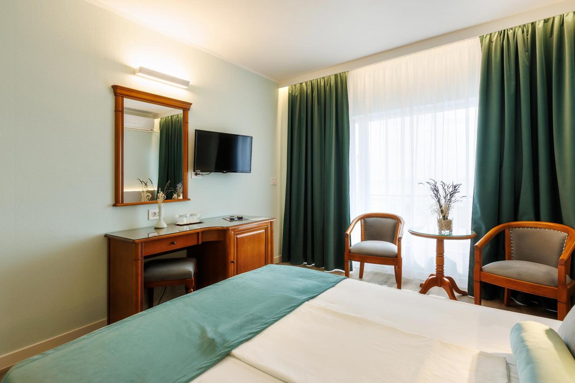 Hotel Comandor ママイア エクステリア 写真
