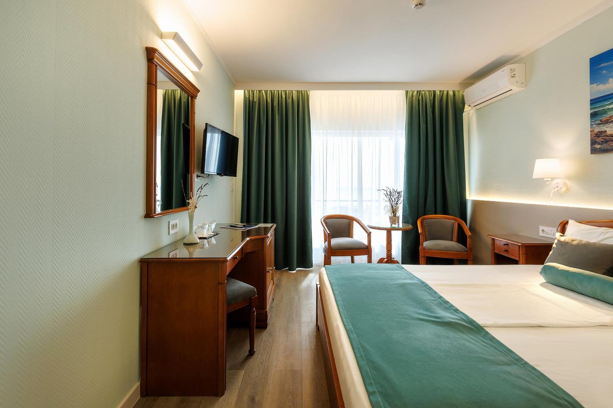 Hotel Comandor ママイア エクステリア 写真