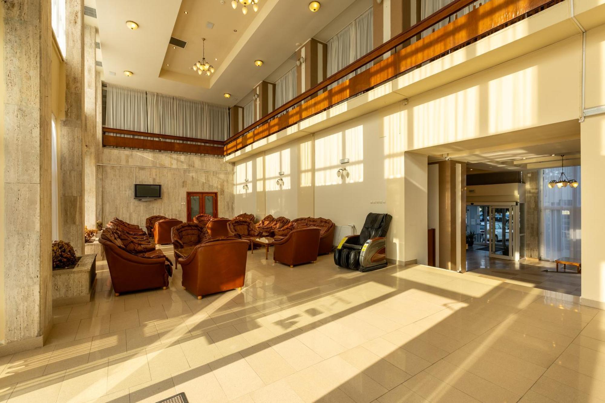 Hotel Comandor ママイア エクステリア 写真