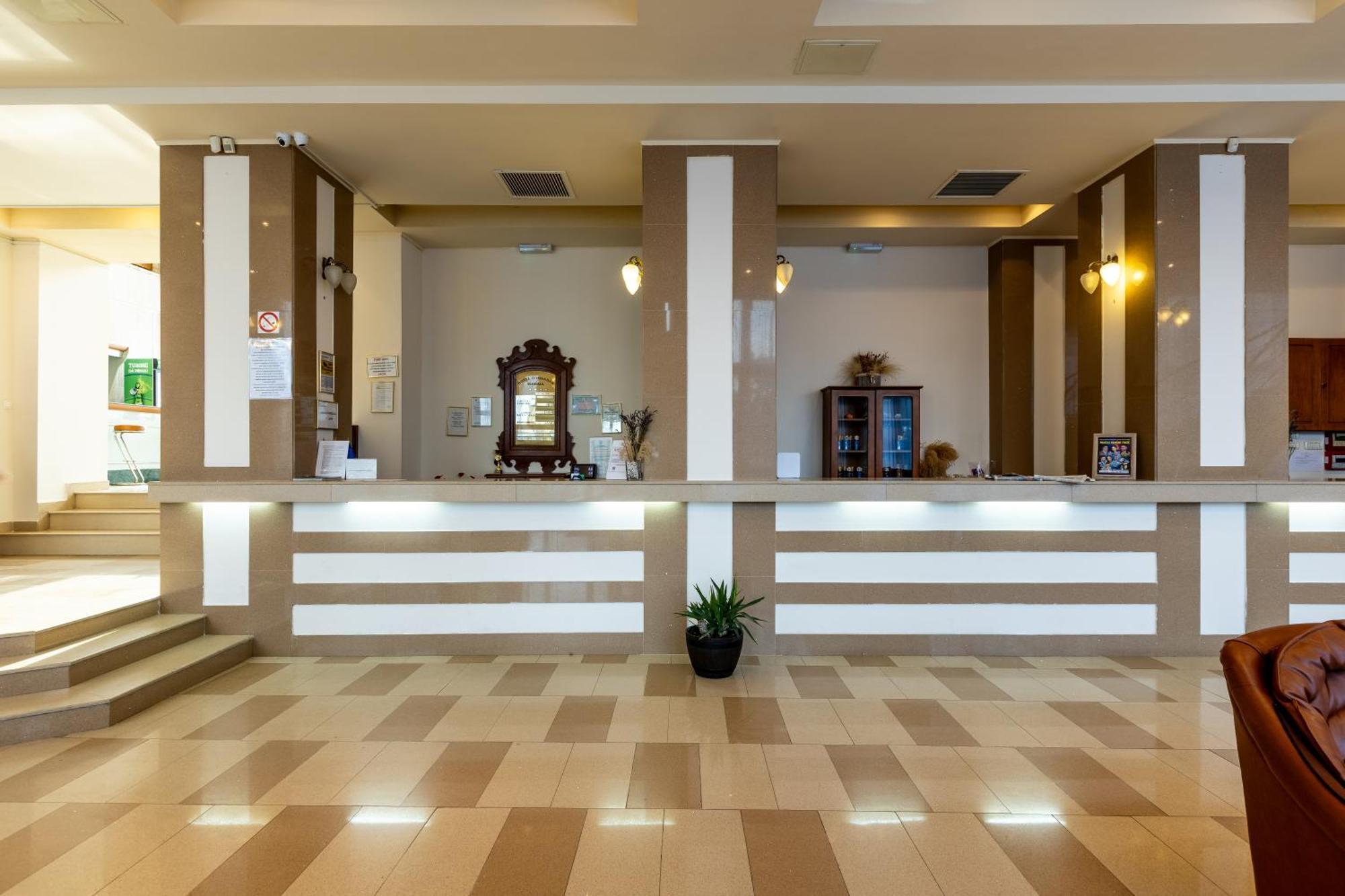 Hotel Comandor ママイア エクステリア 写真