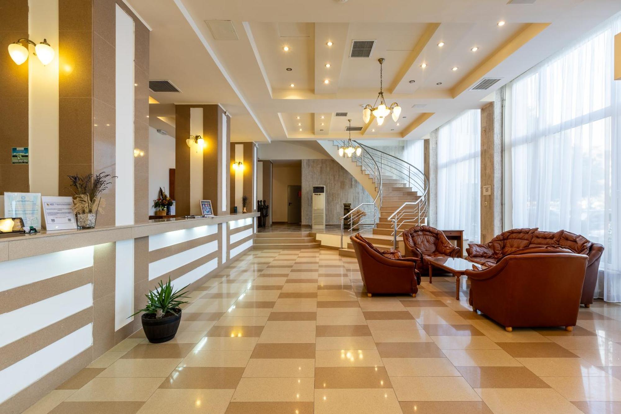 Hotel Comandor ママイア エクステリア 写真